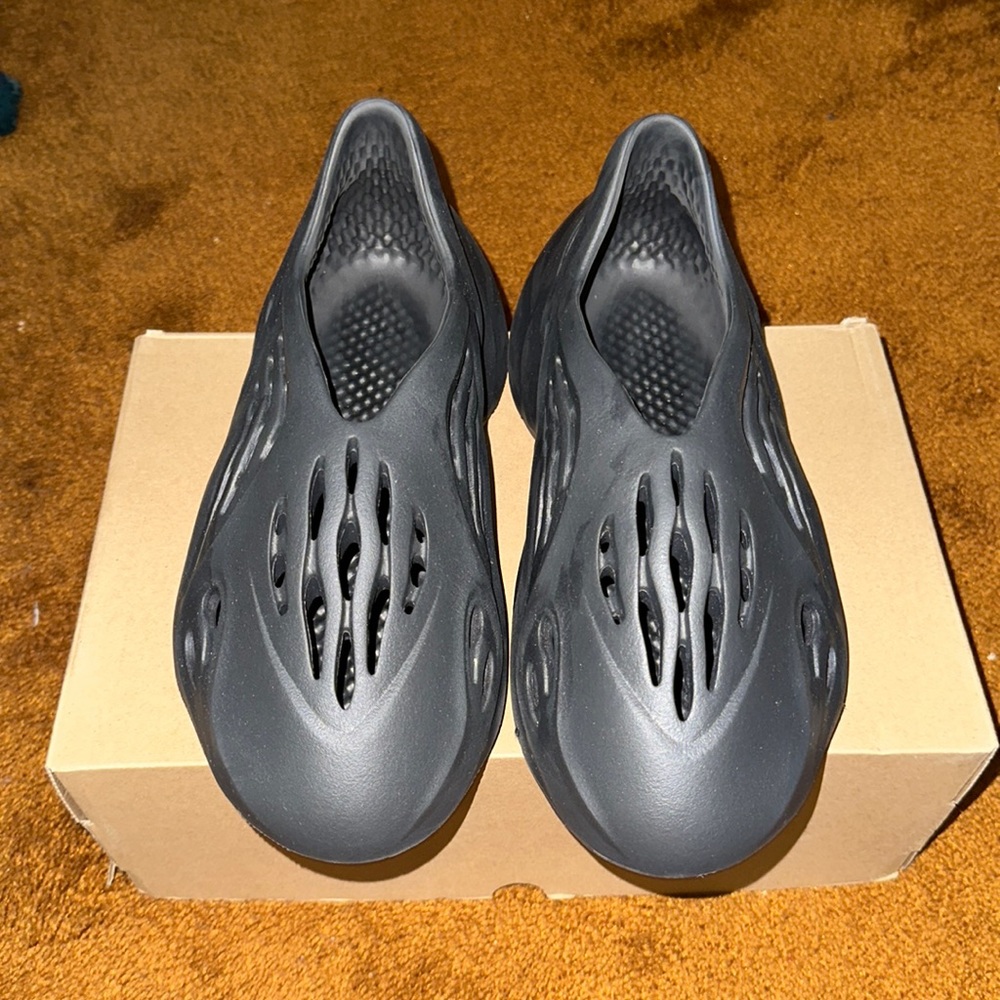 Adidas Foam RNR Onyx